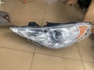 2012 2013 Hyundai Sonata Headlight