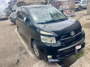 Toyota Voxy 2010 Black