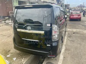 Toyota Voxy 2010 Black