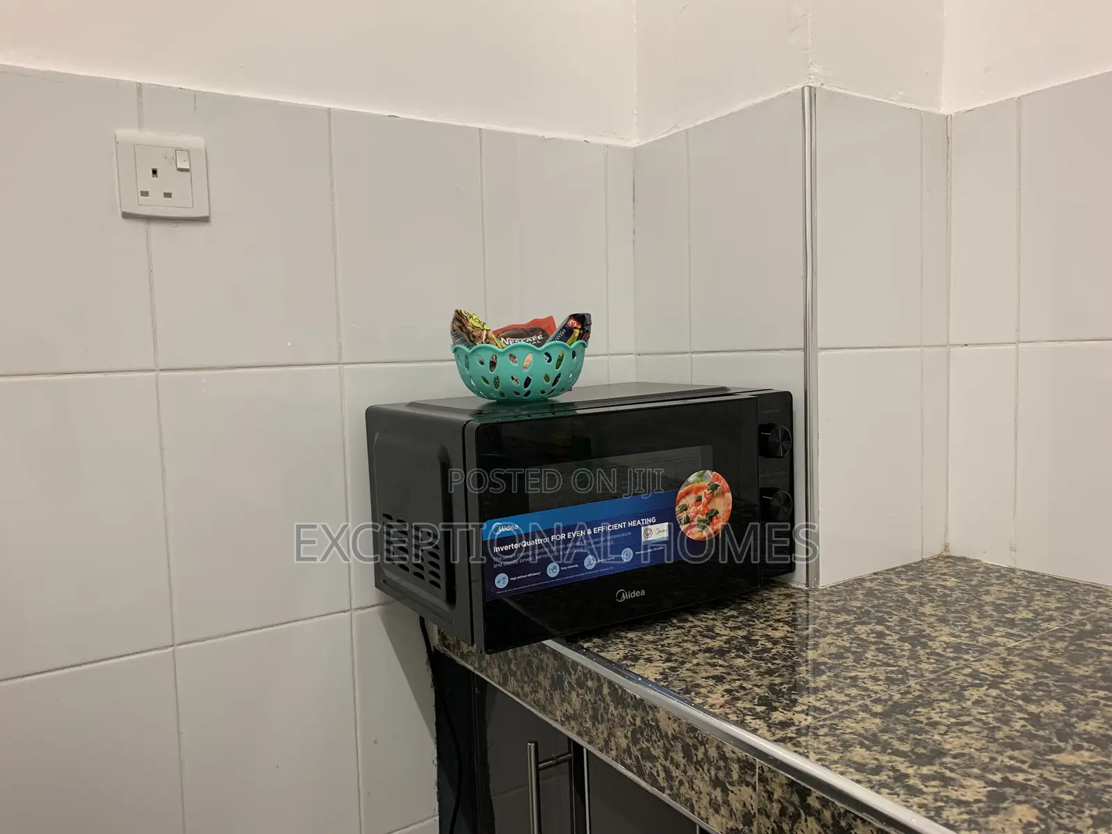 Cozy One Bedroom Modern Apartment in Gated Community