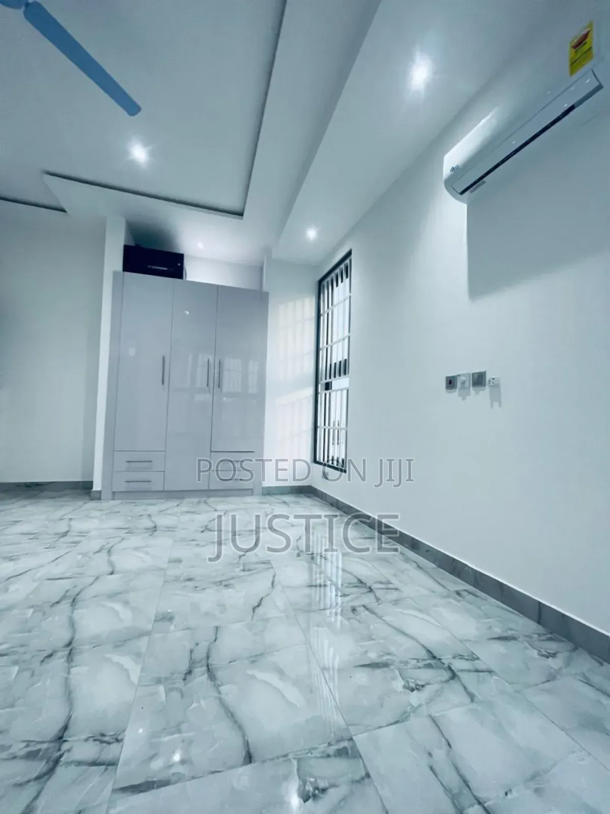 3bdrm Duplex in Adjiringanor, Adjiriganor for sale