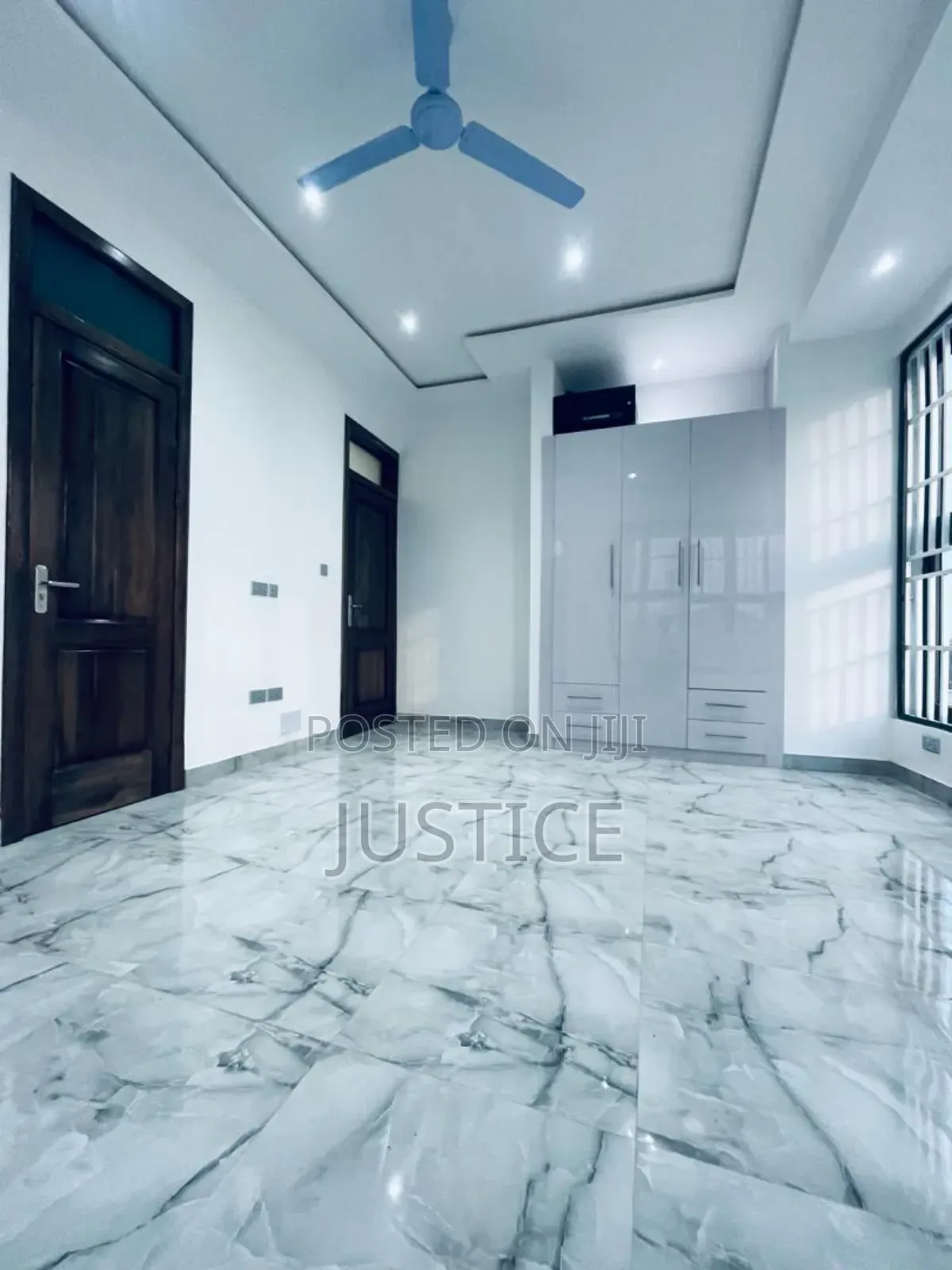 3bdrm Duplex in Adjiringanor, Adjiriganor for sale
