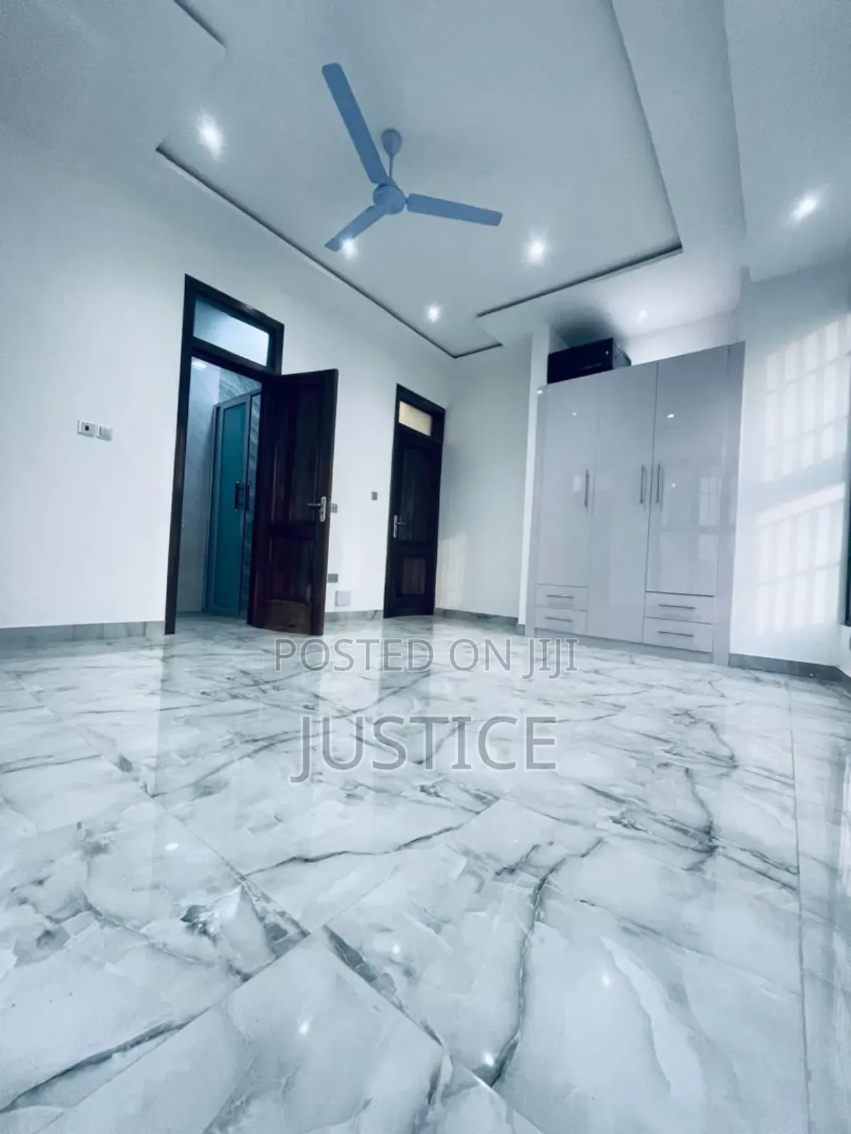 3bdrm Duplex in Adjiringanor, Adjiriganor for sale
