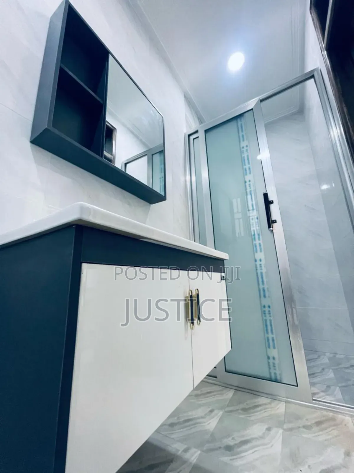 3bdrm Duplex in Adjiringanor, Adjiriganor for sale