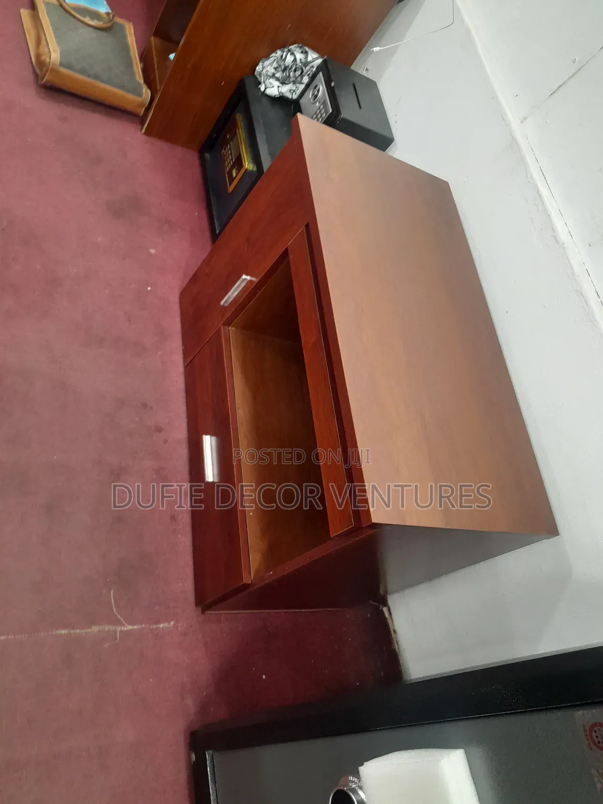 Side Drawer