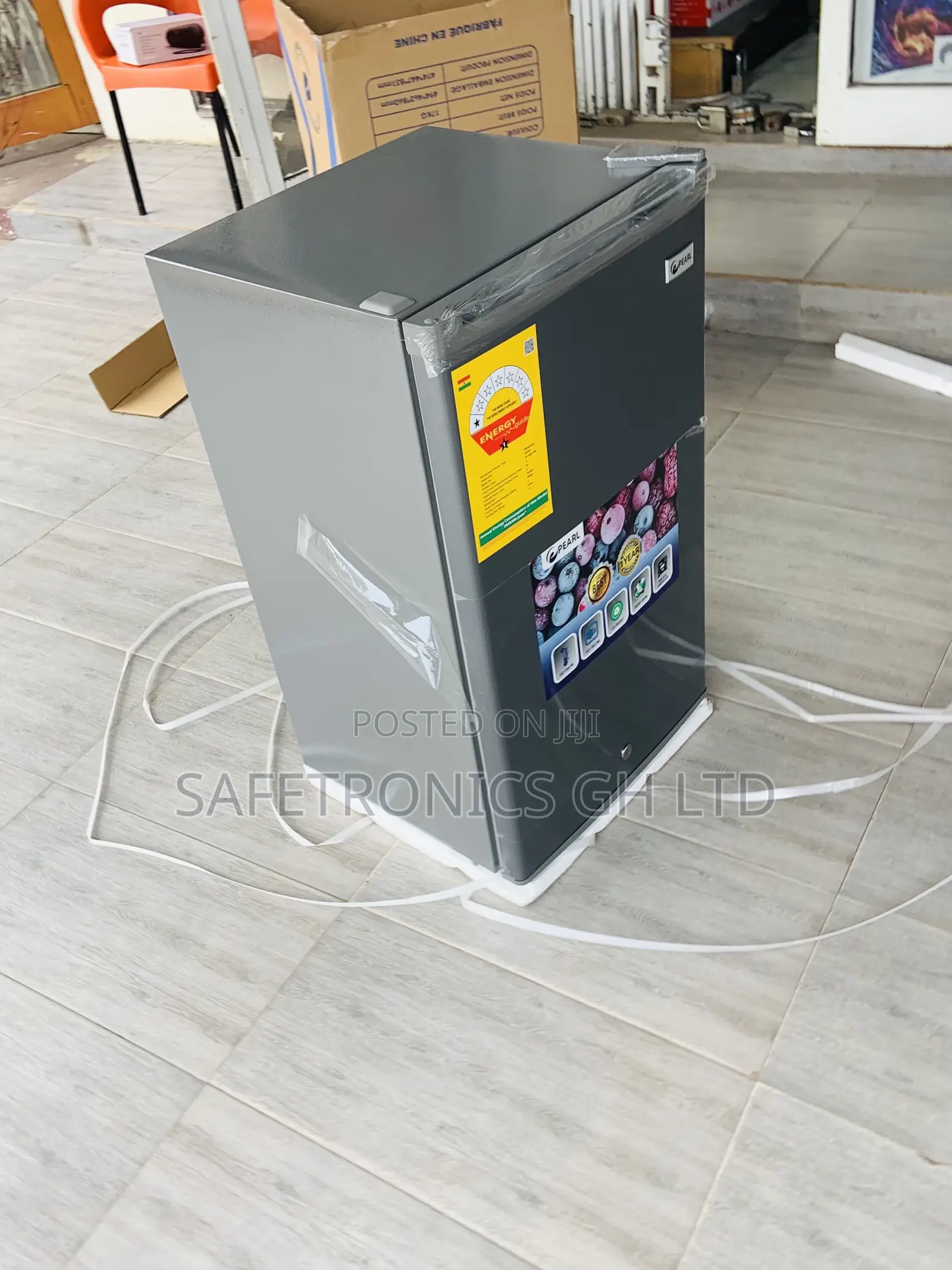 Pearl Lockable 80l Singledoor Topfreezer Grey Tabletop