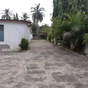 Gt/Accra - (Dzorwulu) _ 3 Plots Redevelopment Land
