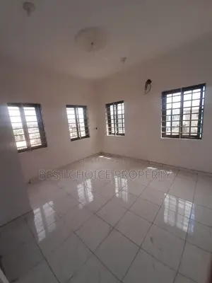 2bdrm Apartment in Lakeside for rent