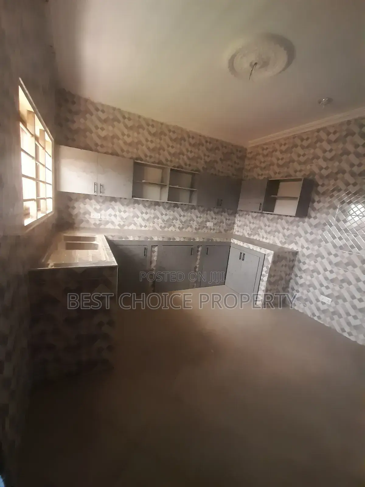 2bdrm Apartment in Lakeside for rent