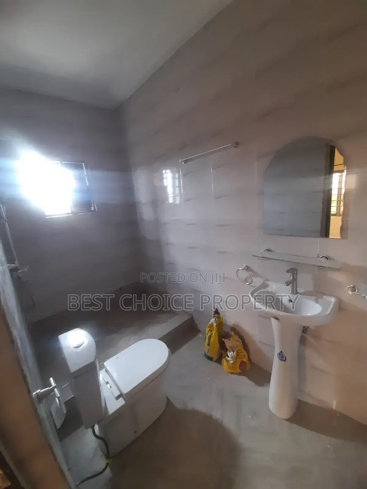 2bdrm Apartment in Lakeside for rent