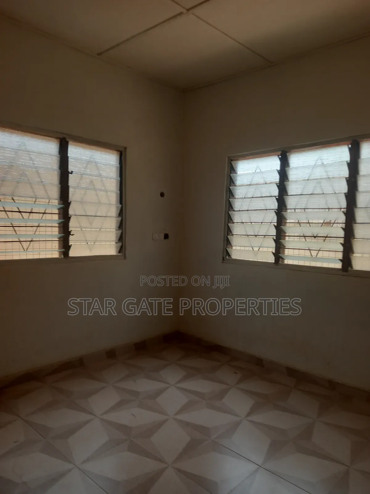 6bdrm House in Asuofia, Kumasi Metropolitan for sale