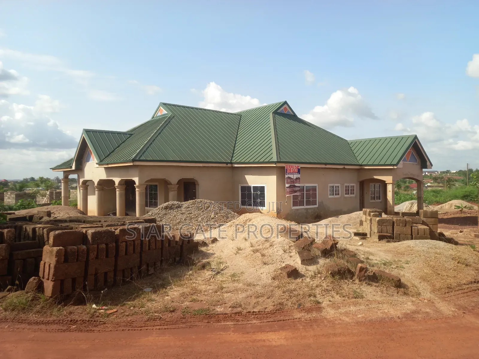 7bdrm House in Asuofia Kokoben, Kumasi Metropolitan for sale
