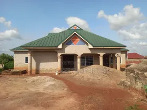 7bdrm House in Asuofia Kokoben, Kumasi Metropolitan for sale