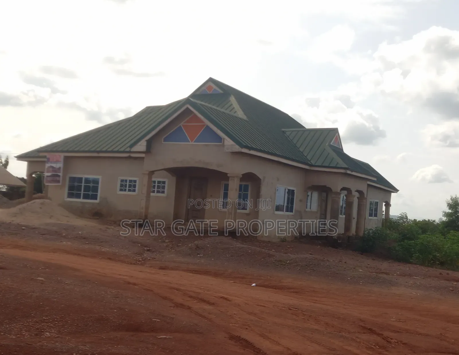 7bdrm House in Asuofia Kokoben, Kumasi Metropolitan for sale