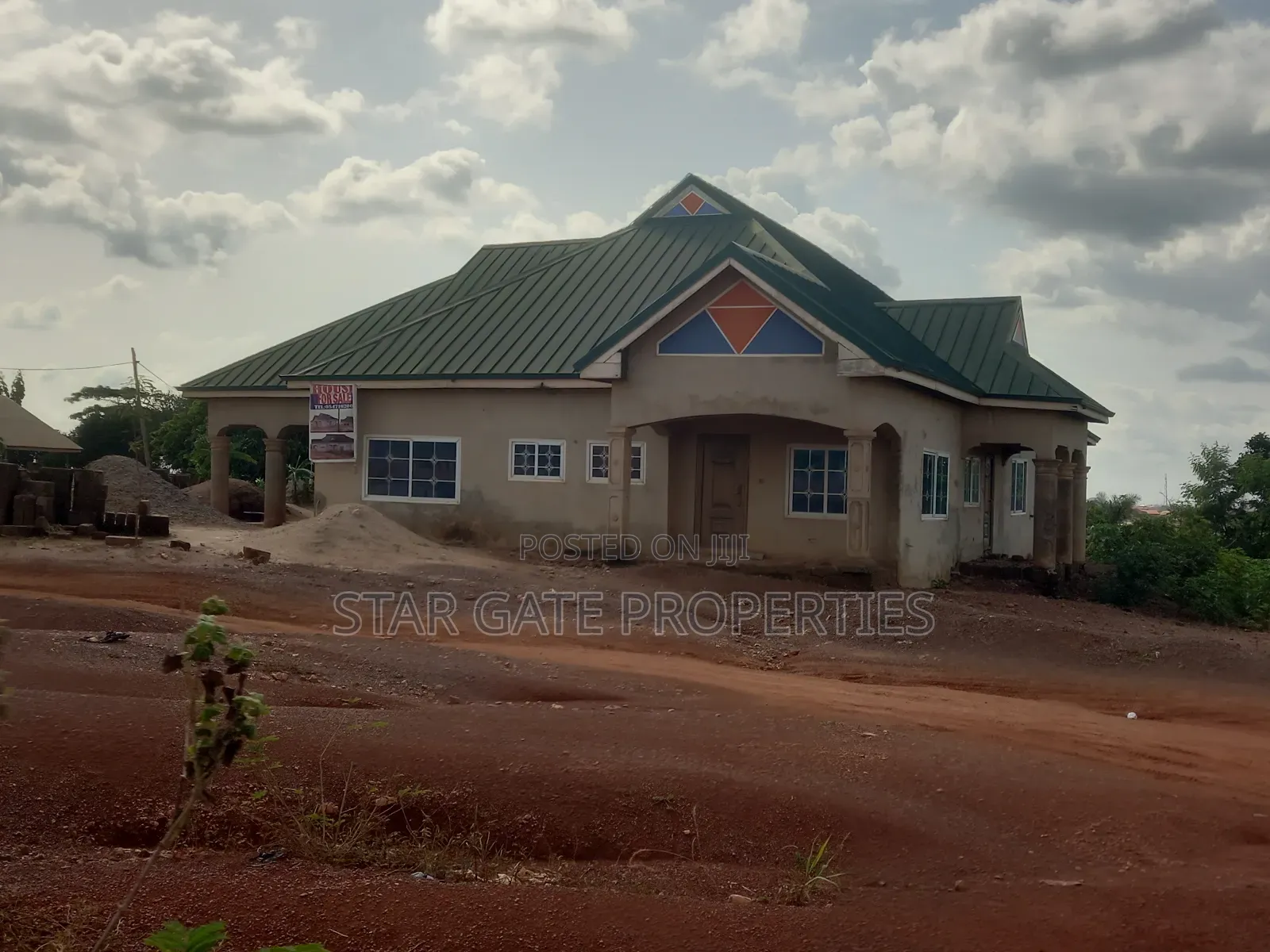 7bdrm House in Asuofia Kokoben, Kumasi Metropolitan for sale