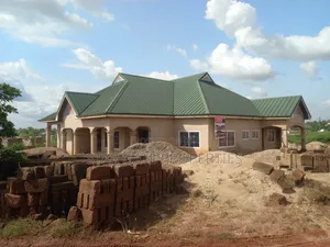 7bdrm House in Asuofia Kokoben, Kumasi Metropolitan for sale