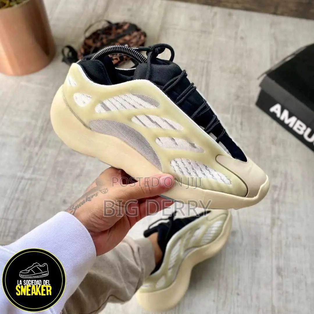 Yeezy 700 V3