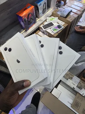 New Apple iPhone 13 128 GB White