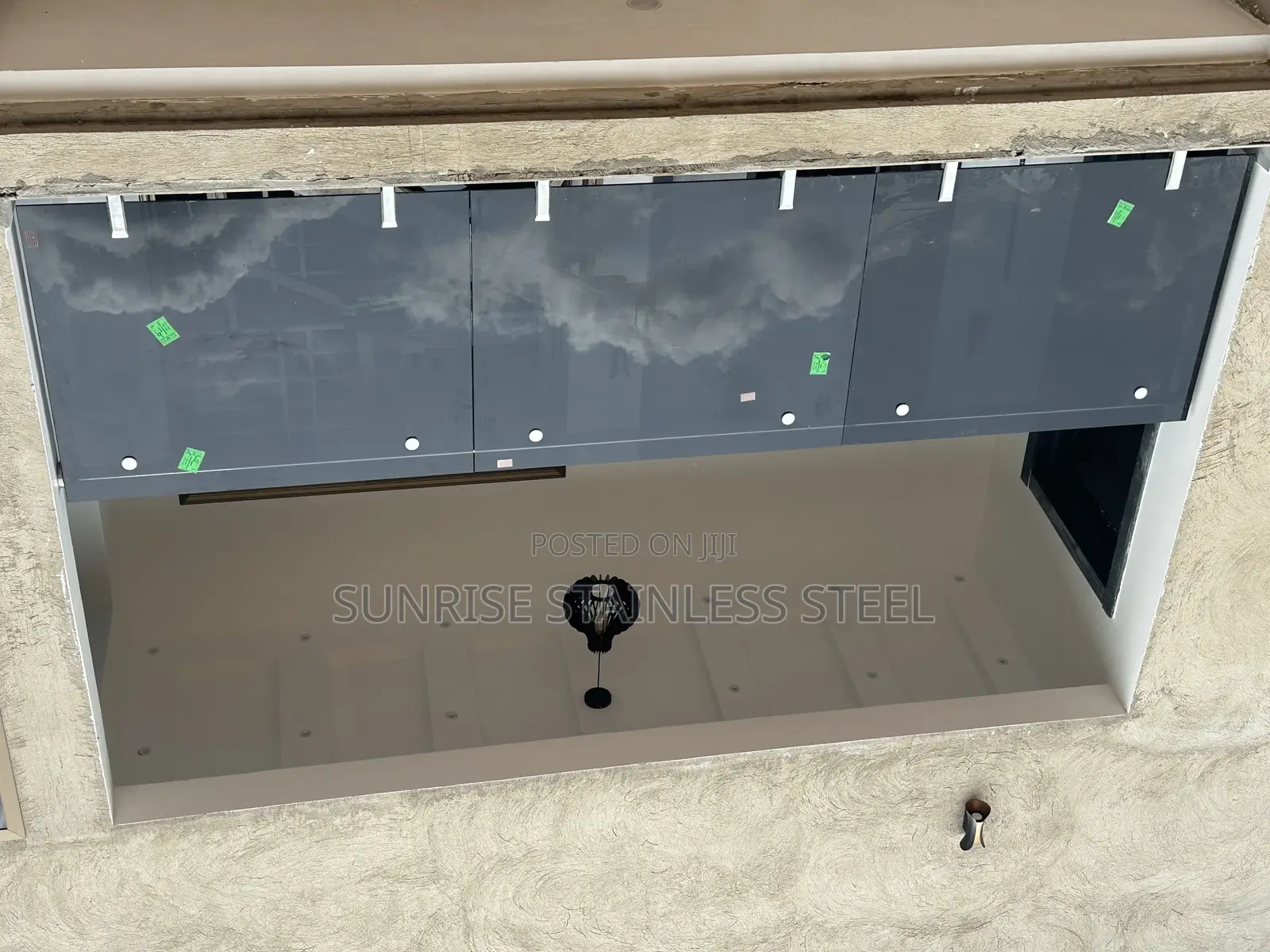 Stainless Frameless Design