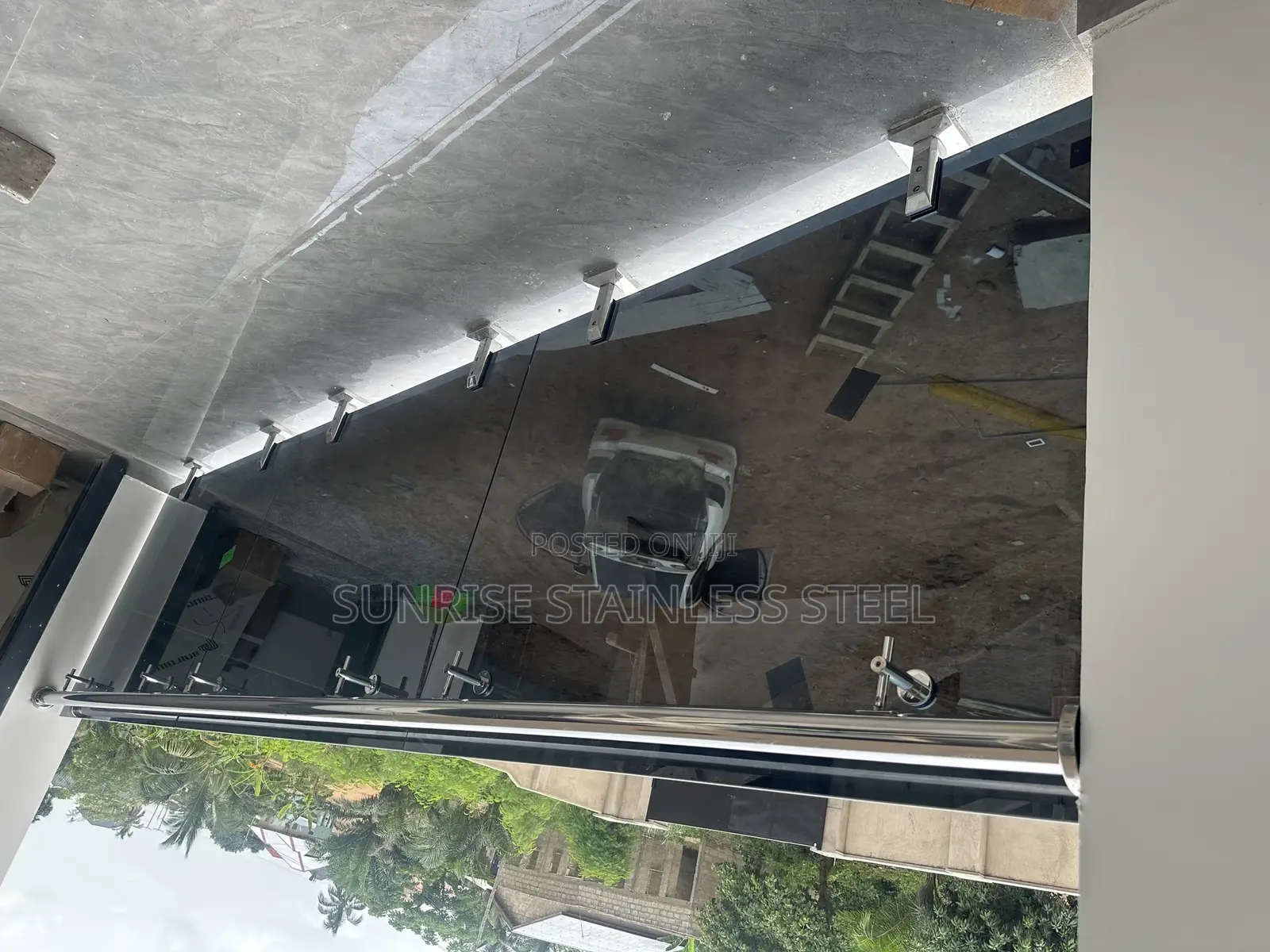 Stainless Frameless Design