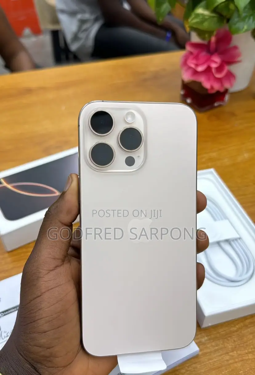 New Apple iPhone 16 Pro Max 256 GB Gold