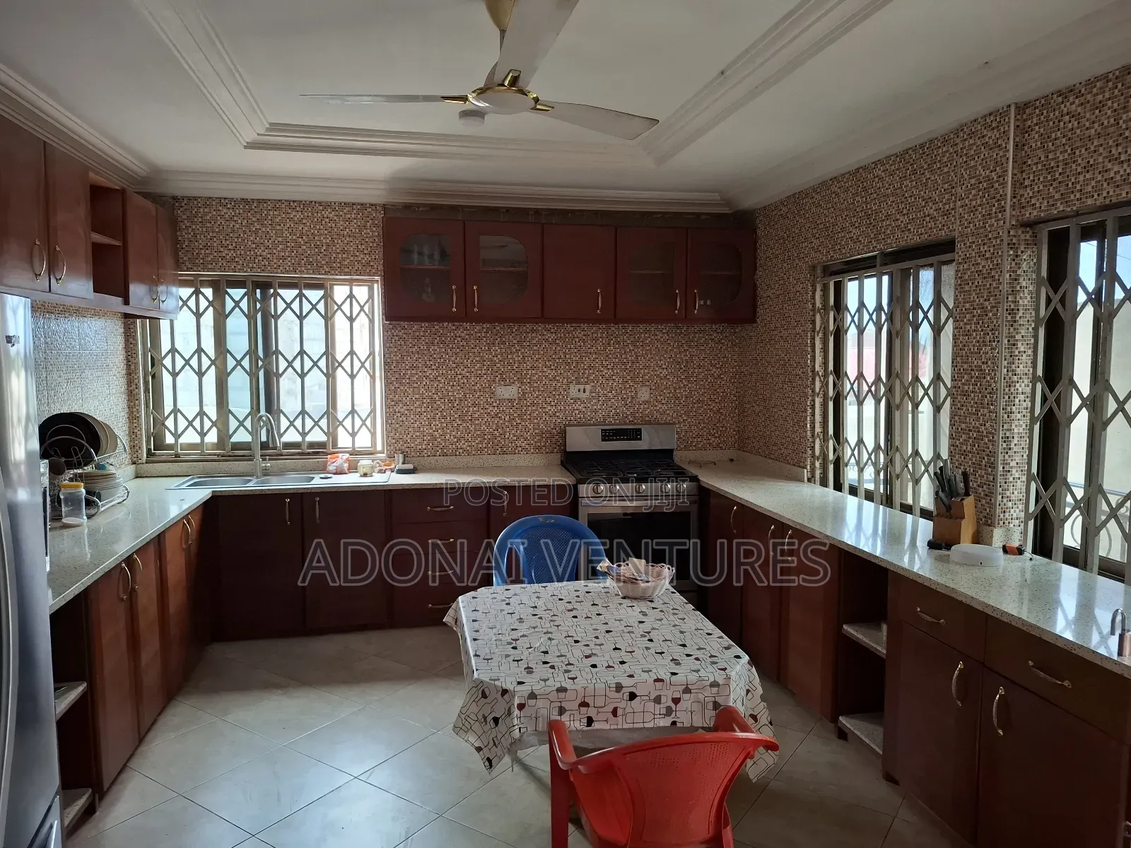 7bdrm House in Atasomanso, Kumasi Metropolitan for rent