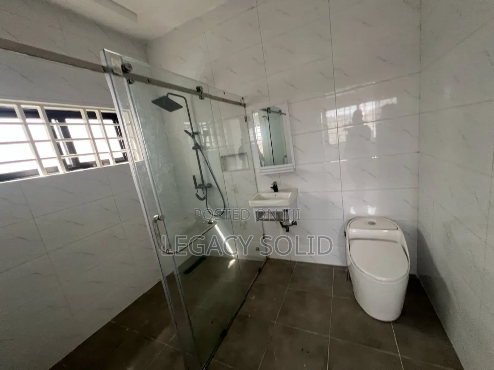 4bdrm Townhouse / Terrace in 𝙻𝚎𝚐𝚊𝚌𝚢 𝚜𝚘𝚕𝚒𝚍 𝚛𝚎𝚊𝚕, Spintex for rent
