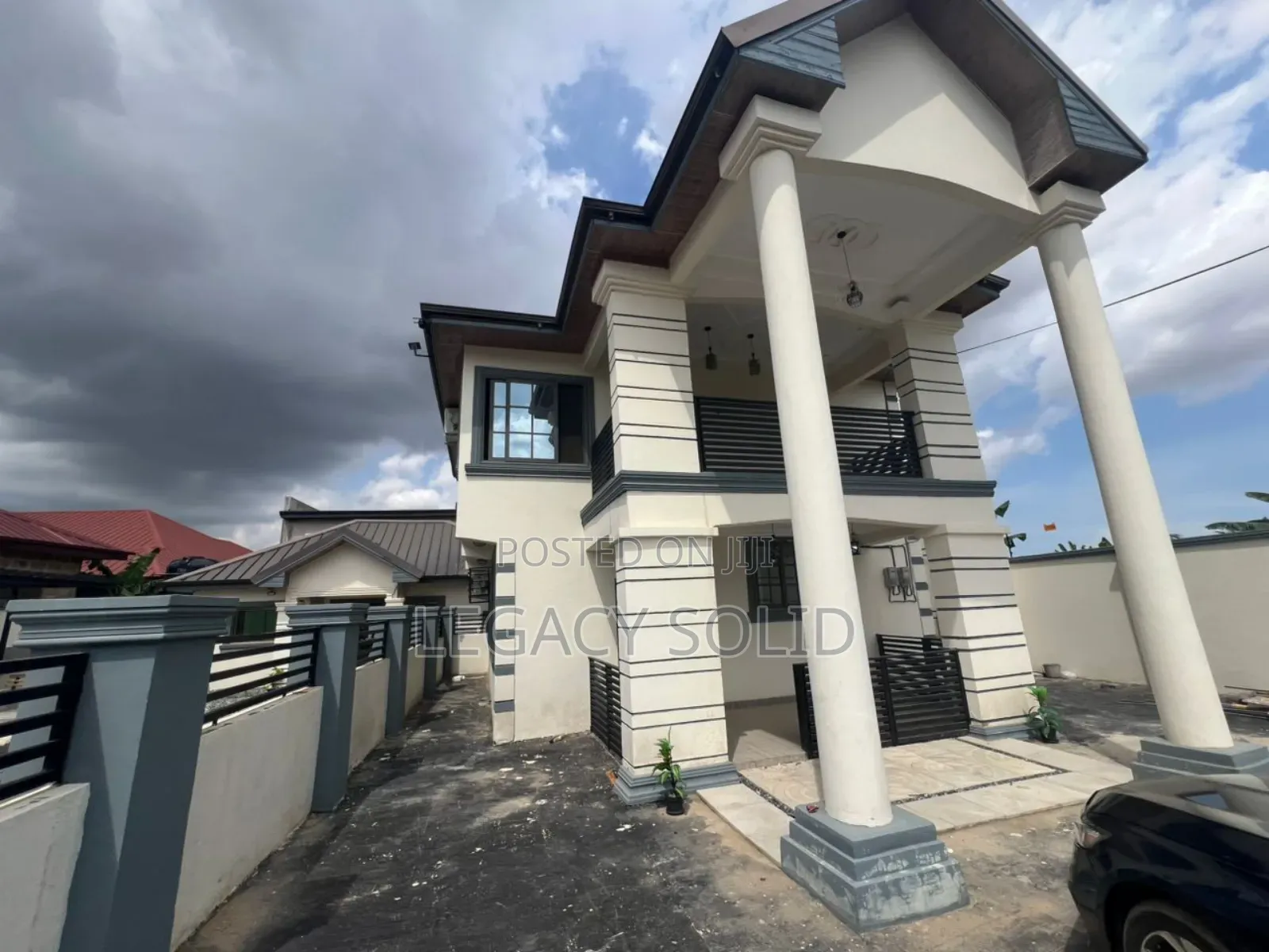 4bdrm Townhouse / Terrace in 𝙻𝚎𝚐𝚊𝚌𝚢 𝚜𝚘𝚕𝚒𝚍 𝚛𝚎𝚊𝚕, Amasaman for rent