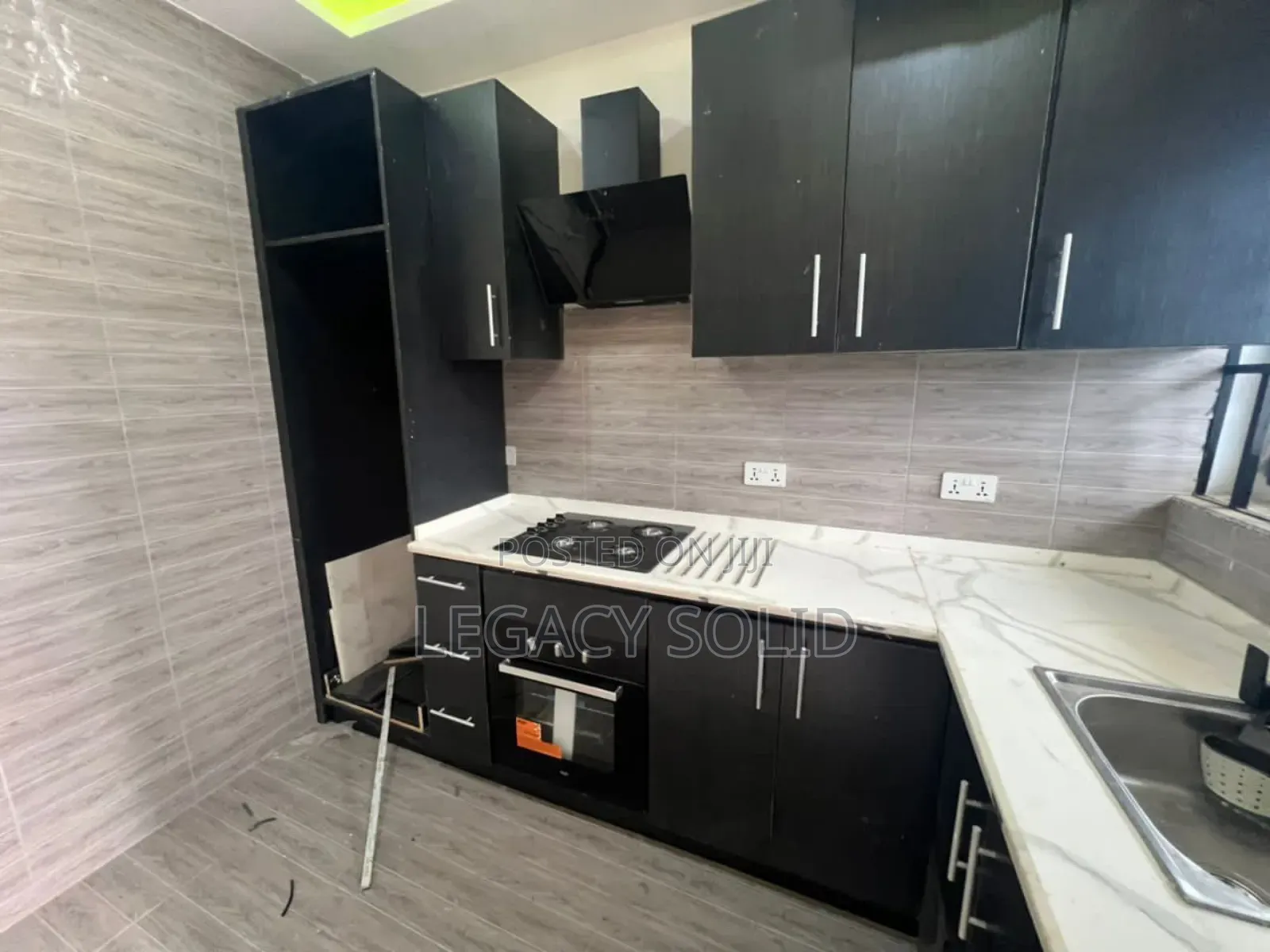 4bdrm Townhouse / Terrace in 𝙻𝚎𝚐𝚊𝚌𝚢 𝚜𝚘𝚕𝚒𝚍 𝚛𝚎𝚊𝚕, Amasaman for rent