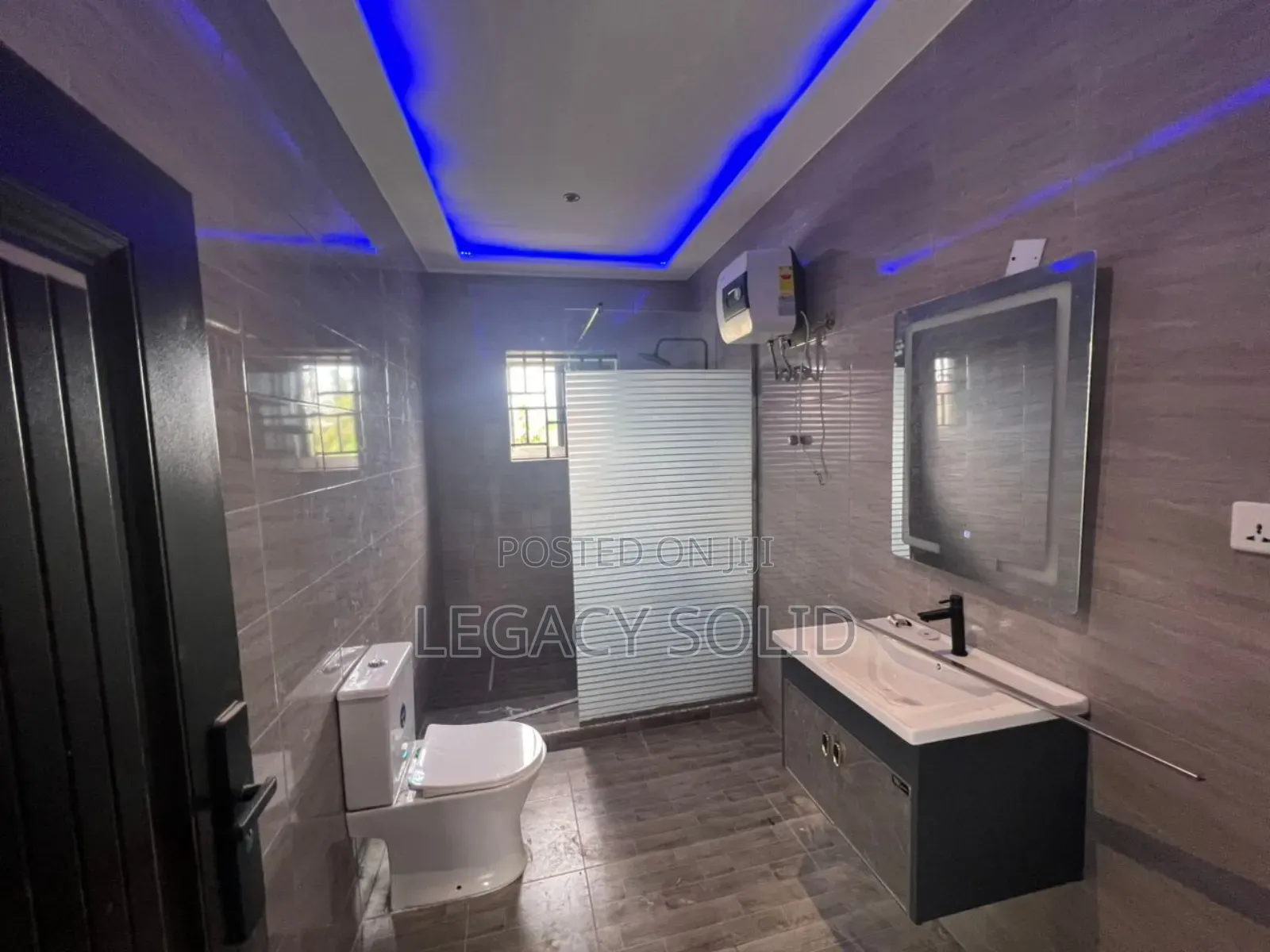 4bdrm Townhouse / Terrace in 𝙻𝚎𝚐𝚊𝚌𝚢 𝚜𝚘𝚕𝚒𝚍 𝚛𝚎𝚊𝚕, Amasaman for rent