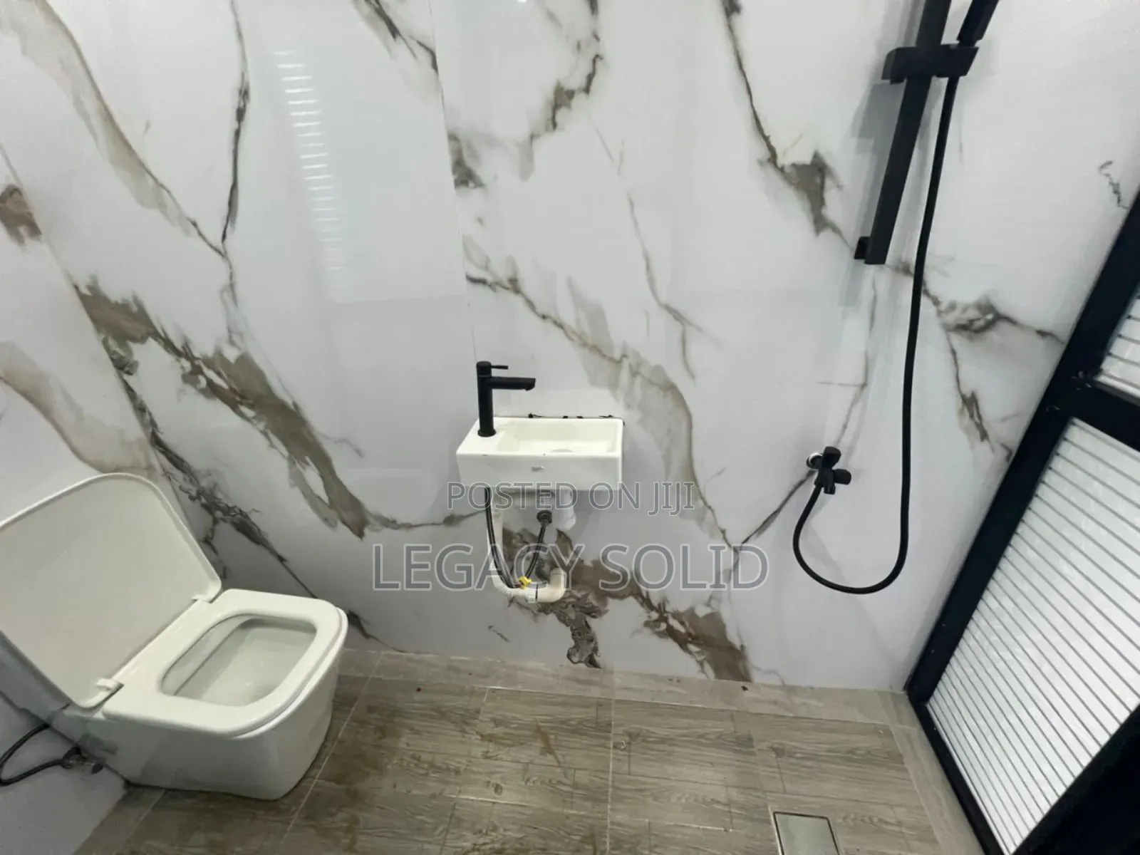 4bdrm Townhouse / Terrace in 𝙻𝚎𝚐𝚊𝚌𝚢 𝚜𝚘𝚕𝚒𝚍 𝚛𝚎𝚊𝚕, Amasaman for rent