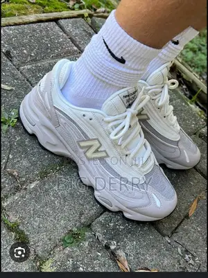 New Balance 1000