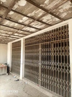 20bdrm House in Near Mega Choice, Ashomang Estate for sale