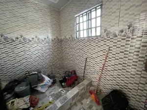 4bdrm House in K Fuseini Estate, Kumasi Metropolitan for sale