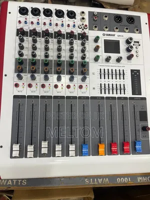 Yamaha Qrc6 6channels Powered Professional Mixer