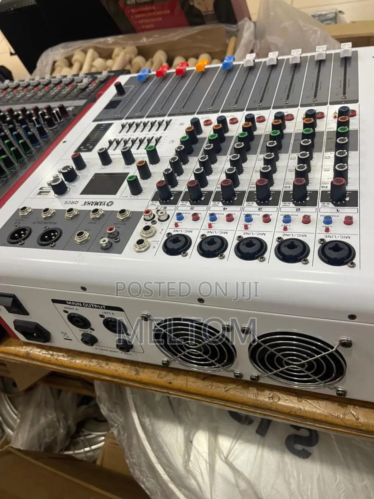 Yamaha Qrc6 6channels Powered Professional Mixer