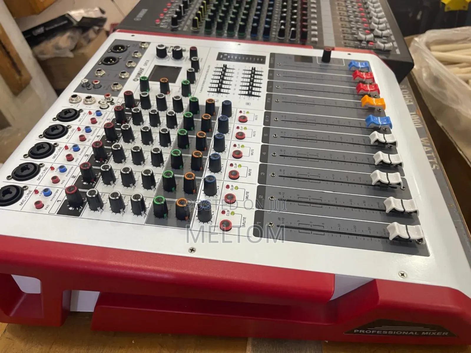 Yamaha Qrc6 6channels Powered Professional Mixer