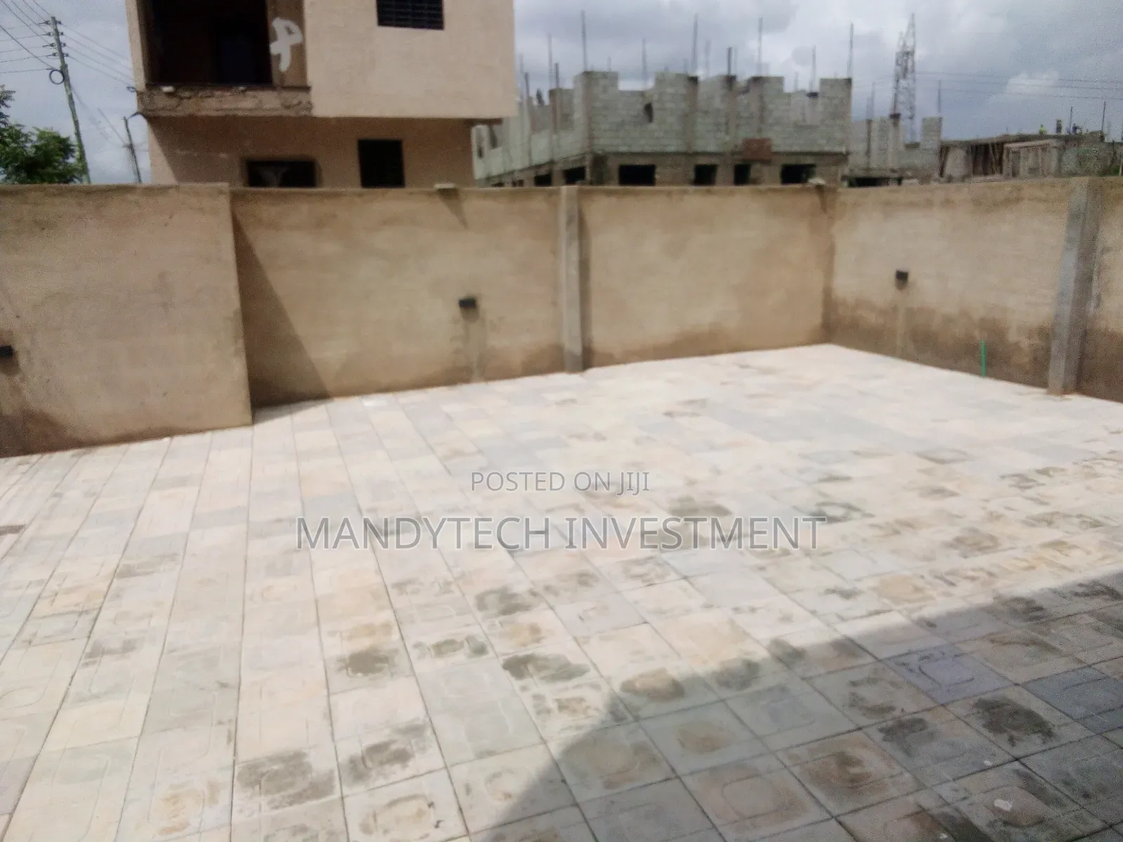 3bdrm Duplex in School Junction for rent