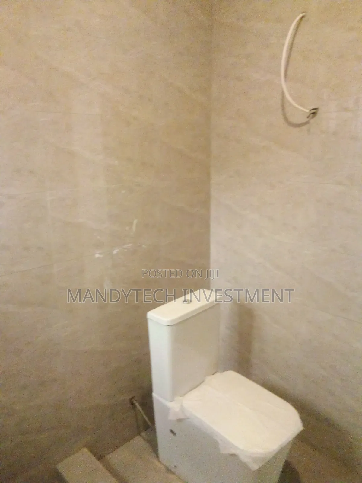3bdrm Duplex in School Junction for rent