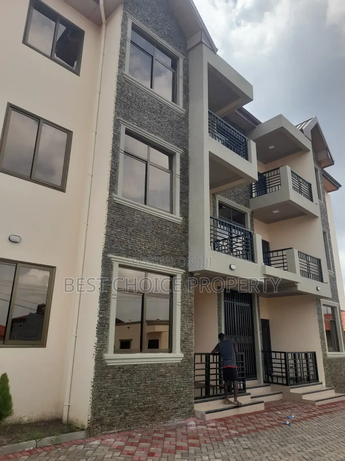 2bdrm Apartment in Adenta Frahfrah, Frafraha for rent