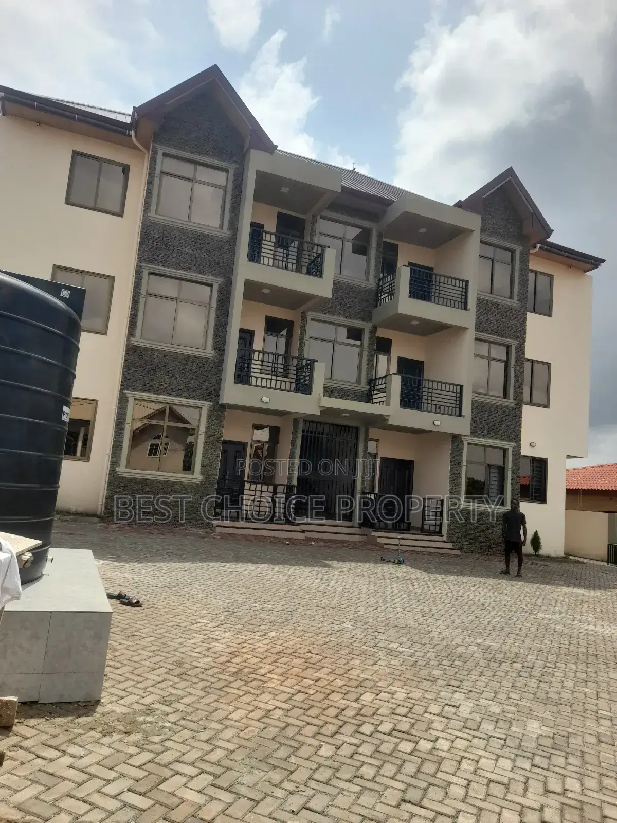 2bdrm Apartment in Adenta Frahfrah, Frafraha for rent