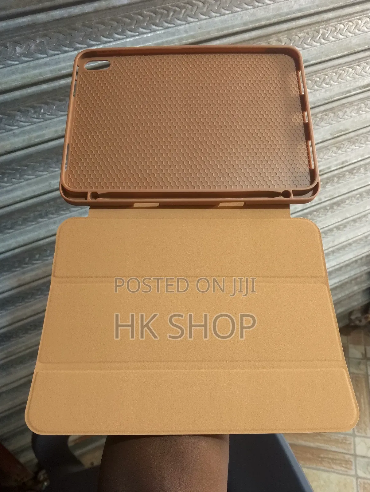 10th Generation 10.9" iPad Smart Cover Case - Brown