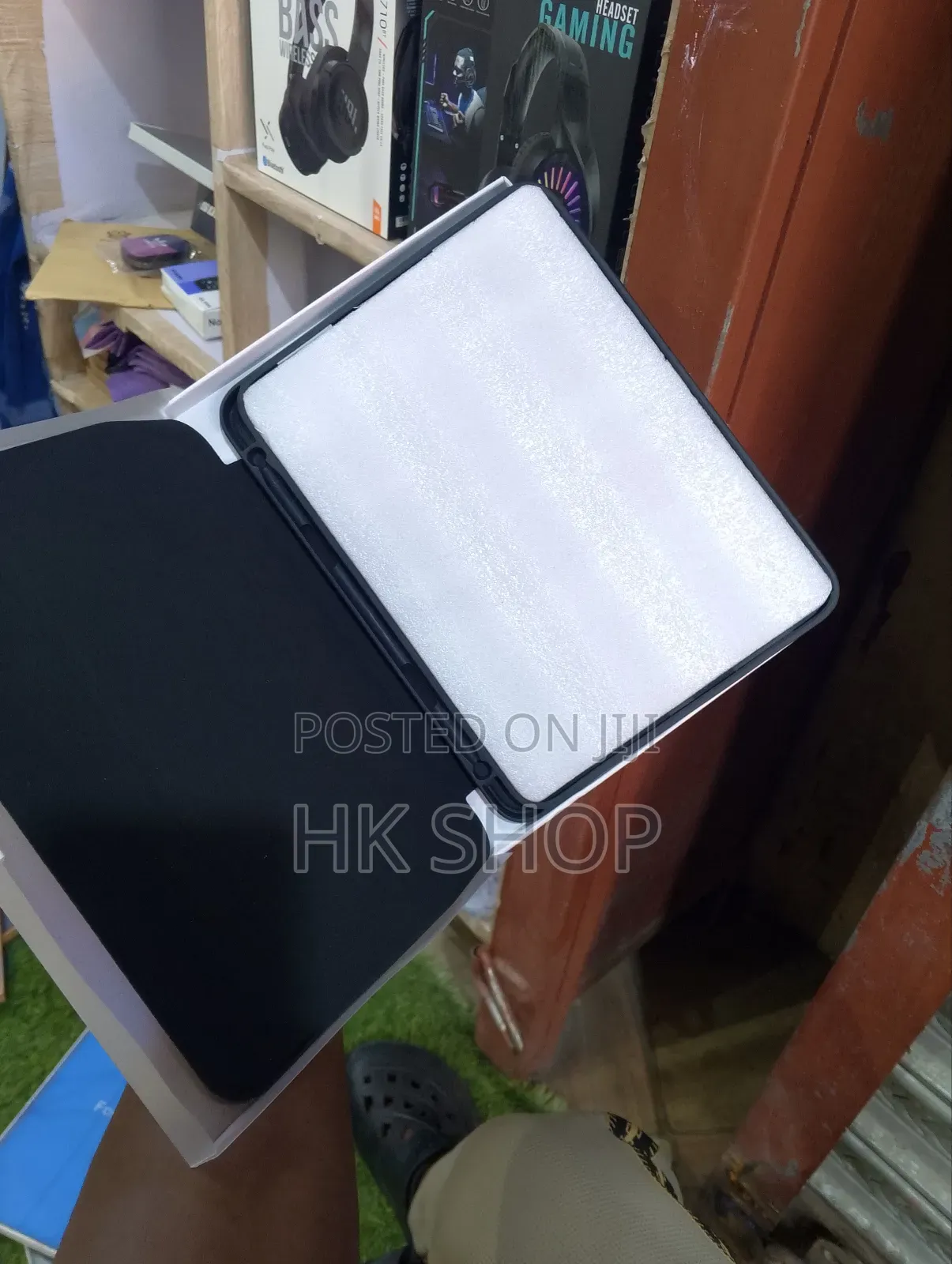 Black Case for 10th Generation Apple iPad 10.9" With Holder