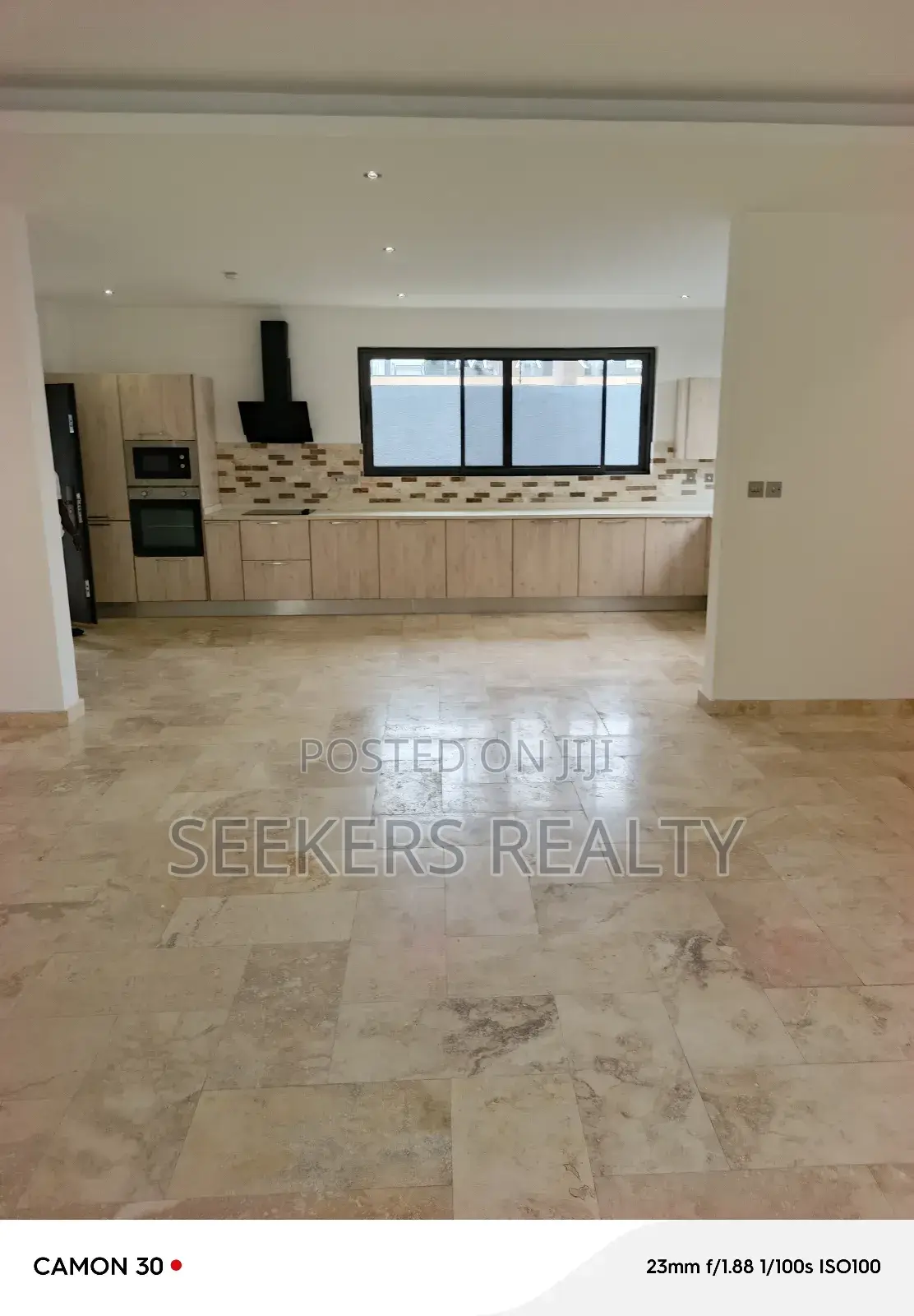 4bdrm Townhouse / Terrace in Seekers Realty, Cantonments for rent