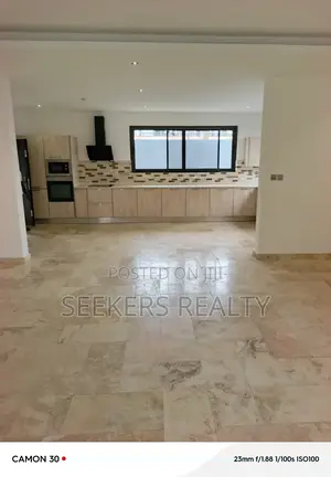 4bdrm Townhouse / Terrace in Seekers Realty, Cantonments for rent