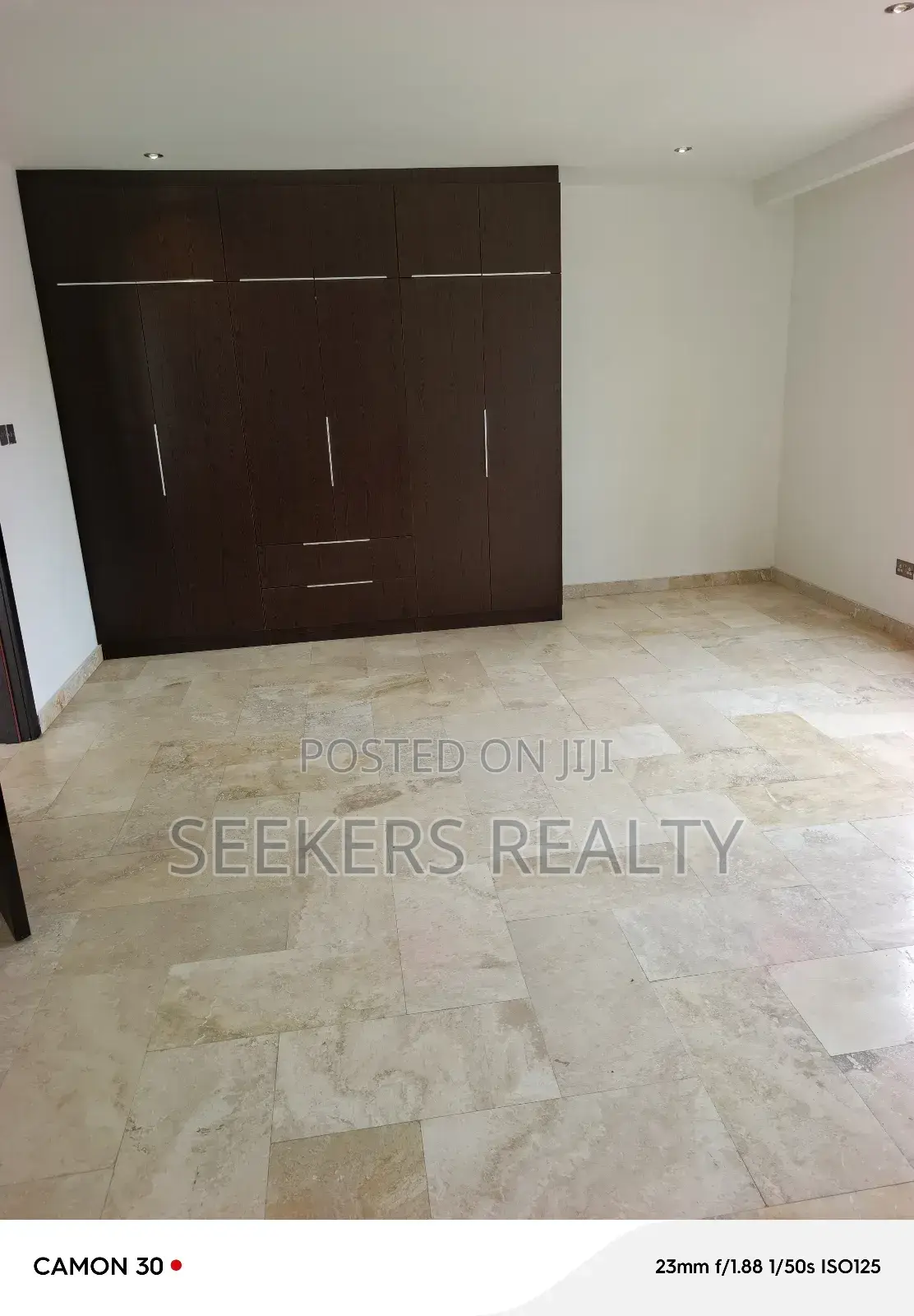 4bdrm Townhouse / Terrace in Seekers Realty, Cantonments for rent
