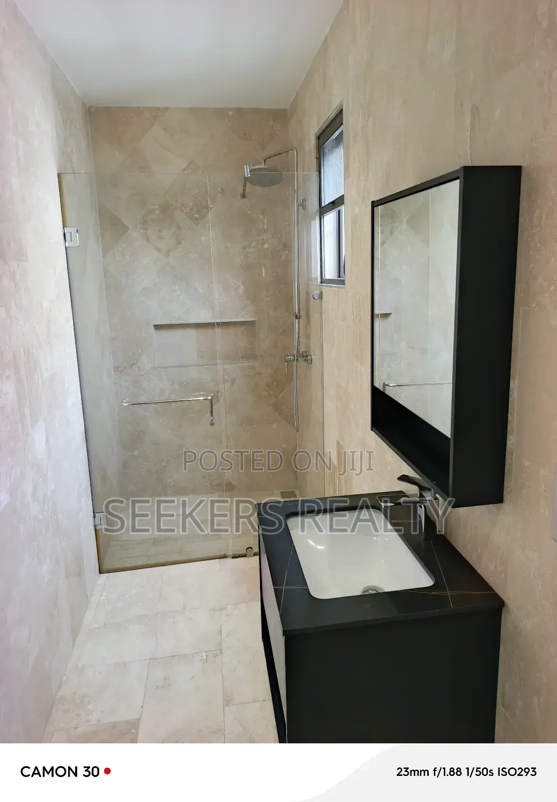 4bdrm Townhouse / Terrace in Seekers Realty, Cantonments for rent