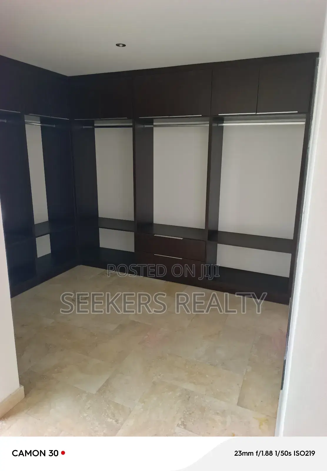 4bdrm Townhouse / Terrace in Seekers Realty, Cantonments for rent