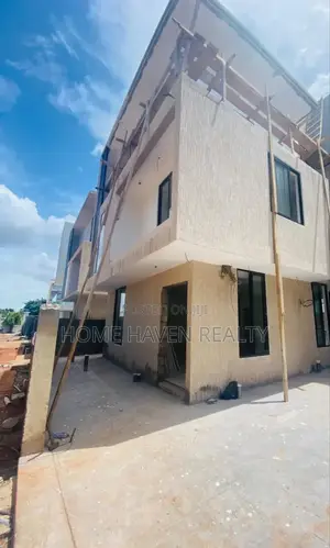 4bdrm Townhouse/Terrace in Abelemkpe for sale
