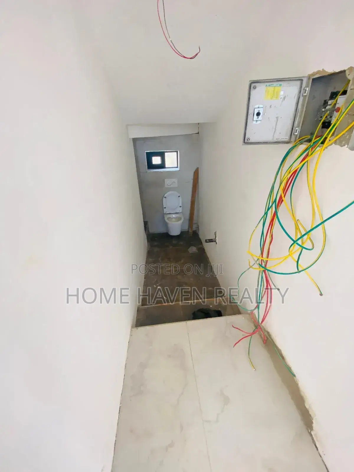 4bdrm Townhouse/Terrace in Abelemkpe for sale